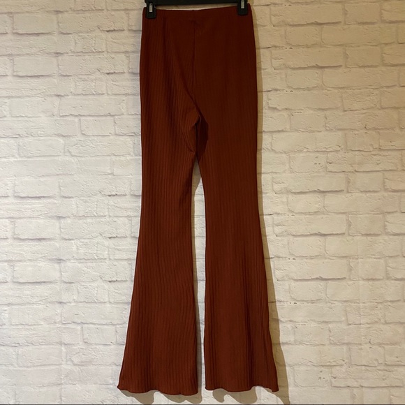 NEW Ribbed Flares - Picture 7 of 10